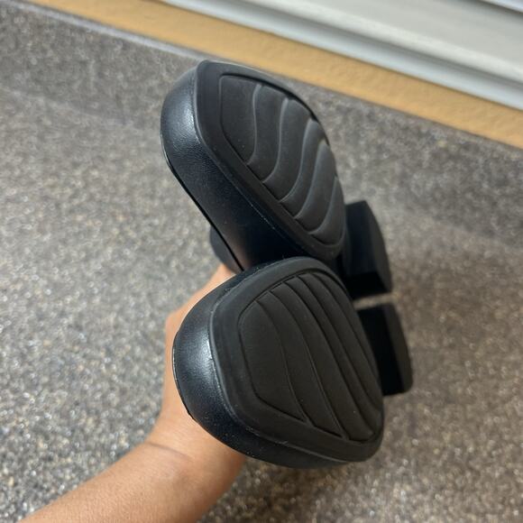 Clarks Colllection Womens 9 M Comfort Casual Classic Black Leather Slip On Flats - Picture 6 of 10